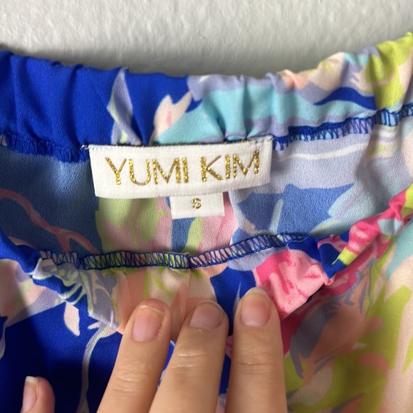 Yumi Kim Off The Shoulder Top in Blue Hawaii - Picture 4 of 7